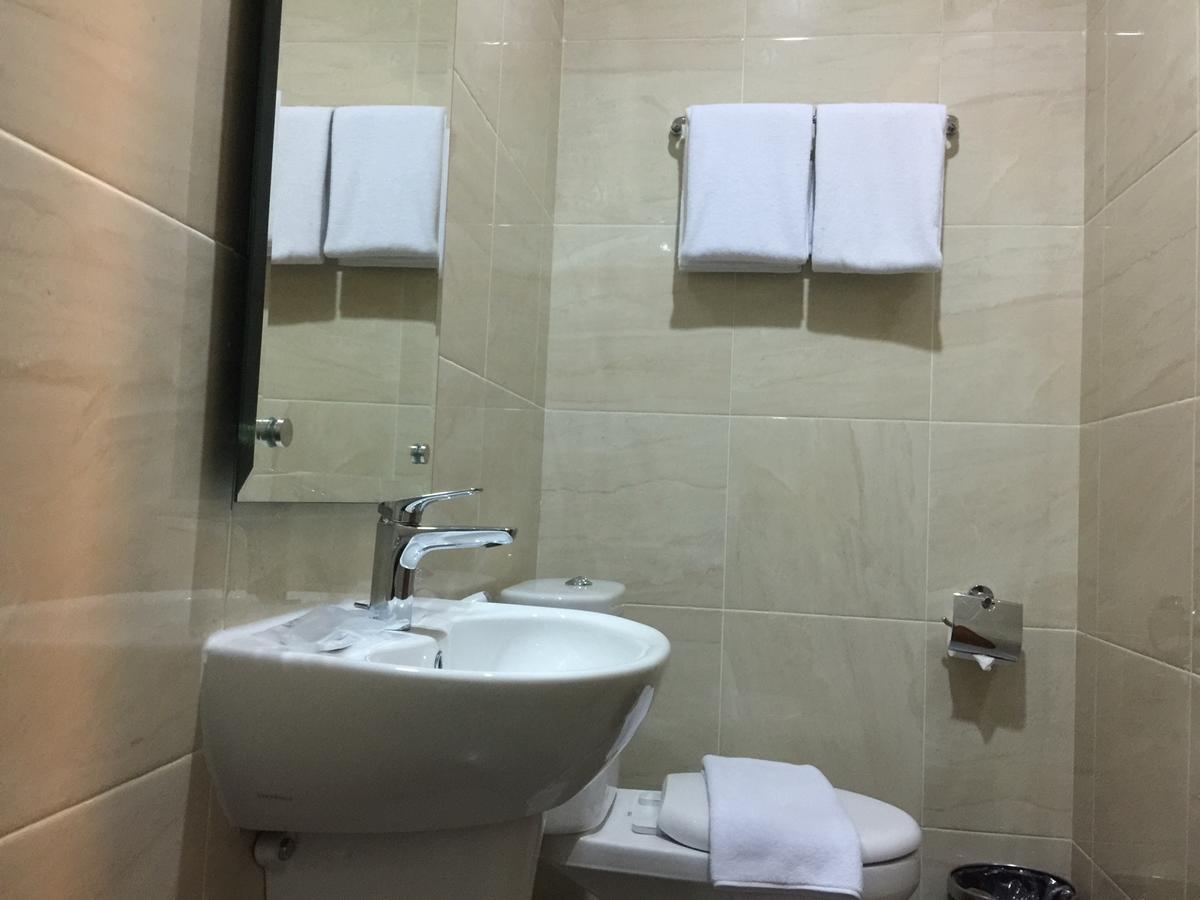 U Stay Hotel Tebet Giacarta Esterno foto