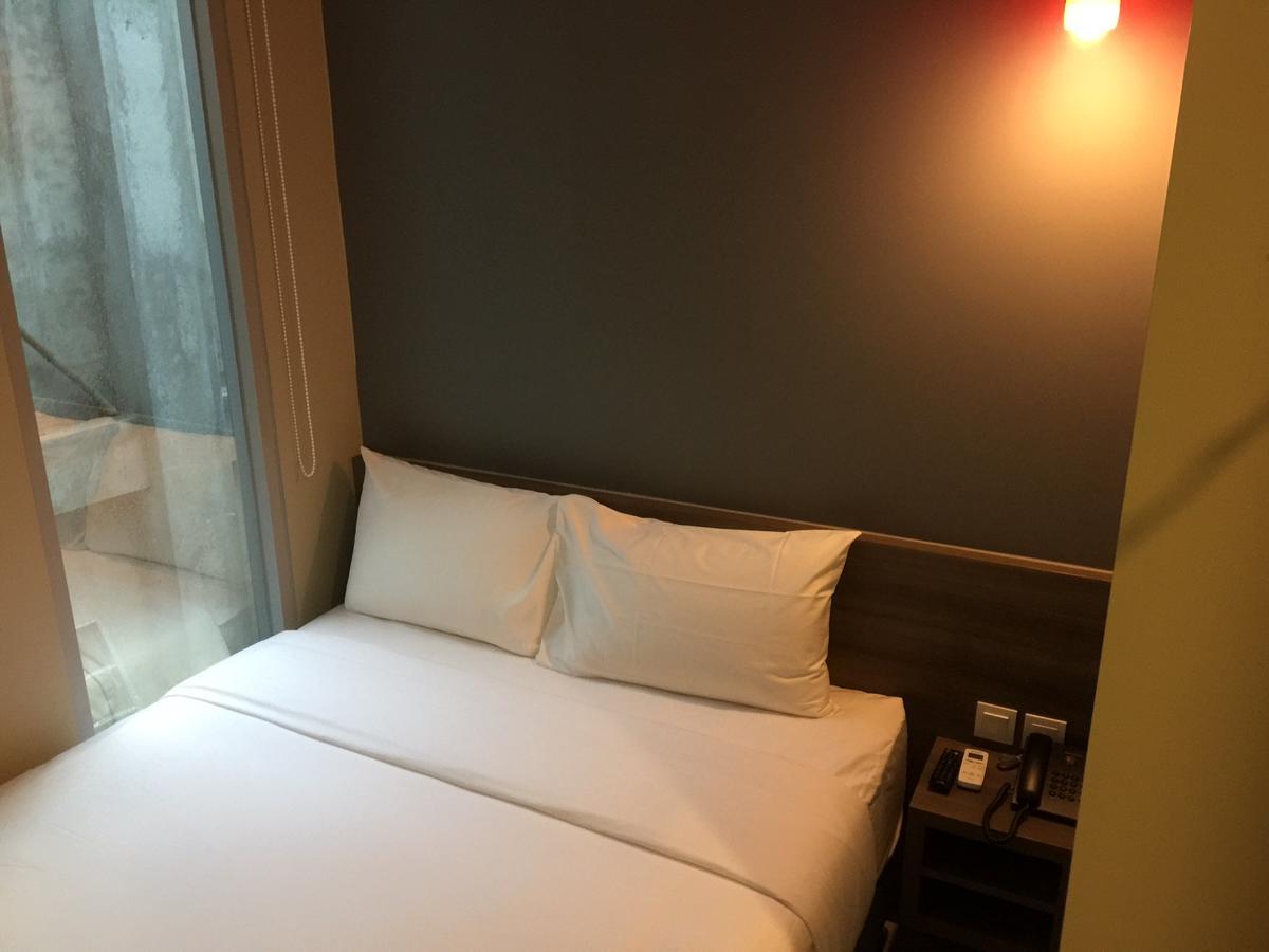 U Stay Hotel Tebet Giacarta Esterno foto