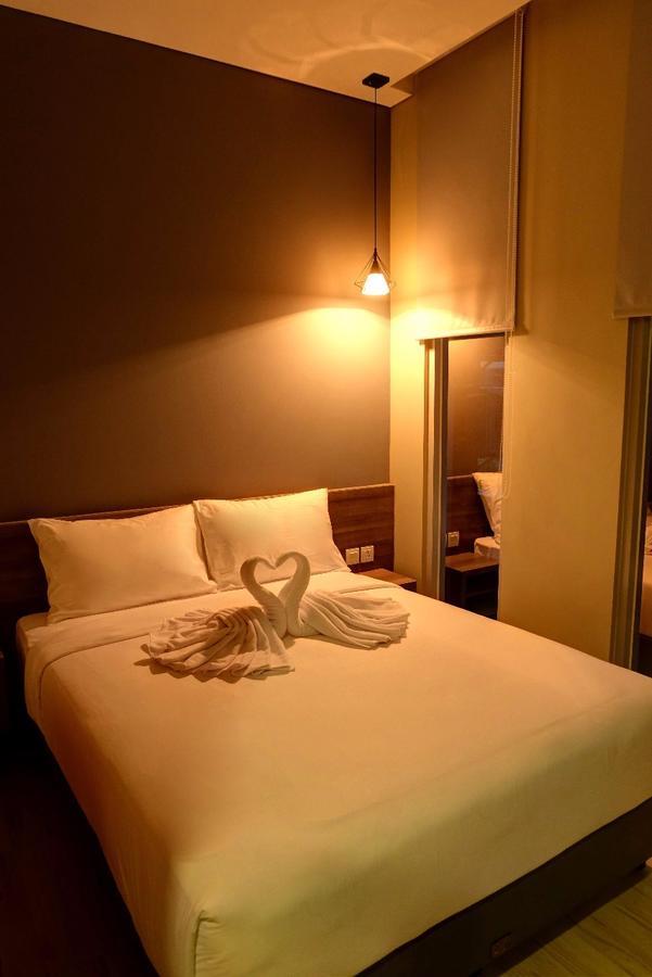 U Stay Hotel Tebet Giacarta Esterno foto